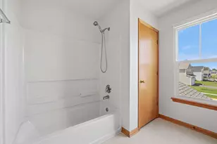 834 Spring Meadow Ln, Malta, IL 60150 - Photo 23