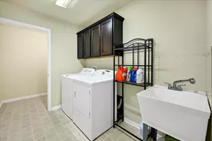 617 Schumann St, Woodstock, IL 60098 - Photo 11