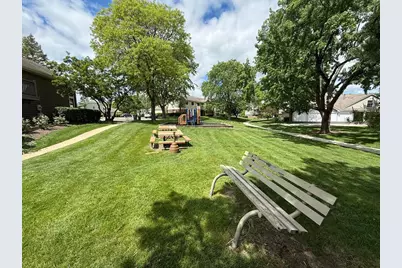 355 Lambert Drive #B2, Schaumburg, IL 60193 - Photo 19