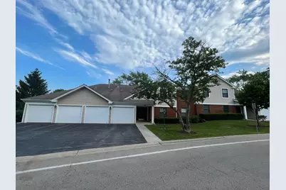 355 Lambert Drive #B2, Schaumburg, IL 60193 - Photo 1