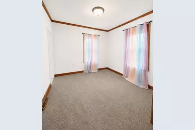 1132 E Locust Street, Dekalb, IL 60115 - Photo 9