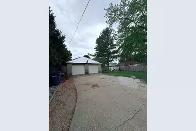 1132 E Locust Street, Dekalb, IL 60115 - Photo 23