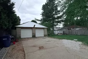 1132 E Locust St, Dekalb, IL 60115 - Photo 23