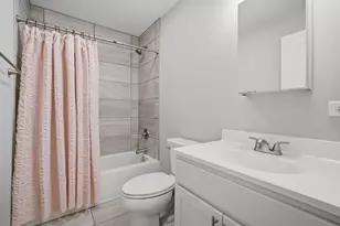 221 Stafford Dr, Mundelein, IL 60060 - Photo 15