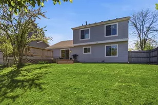 221 Stafford Dr, Mundelein, IL 60060 - Photo 23