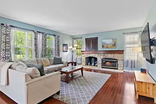 14 Kenilworth Ct, Cary, IL 60013 - Photo 13