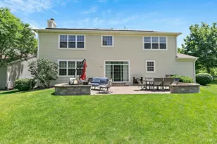 14 Kenilworth Ct, Cary, IL 60013 - Photo 41