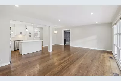6803 N Keeler Avenue, Lincolnwood, IL 60712 - Photo 3