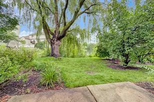 1089 Ellsworth Dr, Grayslake, IL 60030 - Photo 13