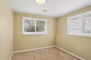 900 Arthur Dr, Lombard, IL 60148 - Photo 17