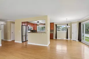 900 Arthur Dr, Lombard, IL 60148 - Photo 5