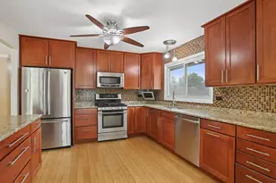900 Arthur Dr, Lombard, IL 60148 - Photo 7