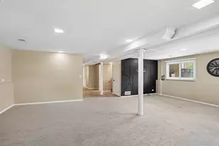 900 Arthur Dr, Lombard, IL 60148 - Photo 15