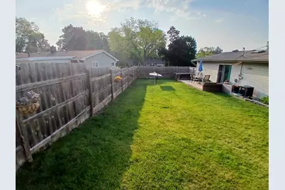 18468 W Meadow Lane, Gurnee, IL 60031 - Photo 13