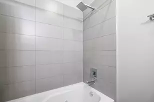 1536 W Walton St, Chicago, IL 60642 - Photo 23