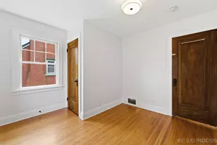 216 S Commonwealth Ave, Aurora, IL 60506 - Photo 17
