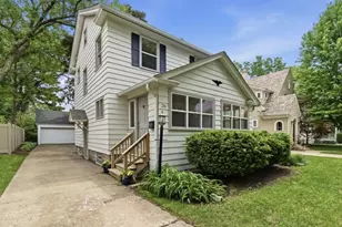 216 S Commonwealth Ave, Aurora, IL 60506 - Photo 3