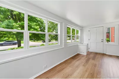 216 S Commonwealth Avenue, Aurora, IL 60506 - Photo 5