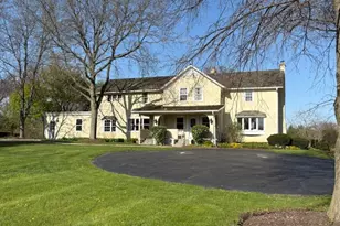 62 Dundee Ln, Barrington, IL 60010 - Photo 1