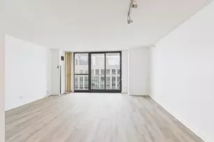 10 E Ontario St, Chicago, IL 60611 - Photo 13