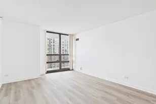10 E Ontario St, Chicago, IL 60611 - Photo 17