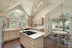 301 Princeton Ln, Glenview, IL 60026 - Photo 5