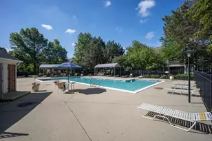 301 Princeton Ln, Glenview, IL 60026 - Photo 13