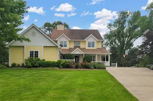 295 W Grandin Rd, Morris, IL 60450 - Photo 1
