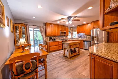 707 Kirkwood Avenue, Winthrop Harbor, IL 60096 - Photo 9