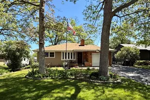 707 Kirkwood Ave, Winthrop Harbor, IL 60096 - Photo 1