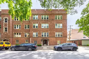 811 Erie St, Oak Park, IL 60302 - Photo 1