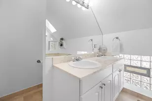 1542 N Wood St, Chicago, IL 60622 - Photo 13