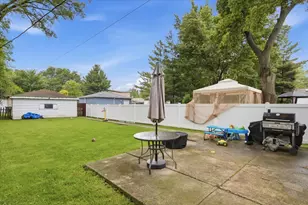8920 Bennett Ave, Evanston, IL 60203 - Photo 3