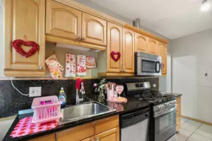 1810 W Chase Ave, Chicago, IL 60626 - Photo 9