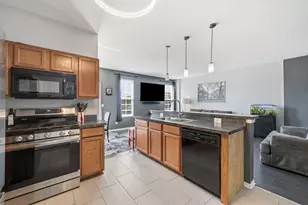 15242 Kenmare Cir, Manhattan, IL 60442 - Photo 11