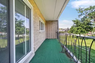 9504 S 86th Ave, Hickory Hills, IL 60457 - Photo 21
