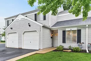 452 Minnesota Cir, Carol Stream, IL 60188 - Photo 1
