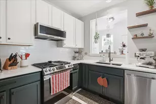 3097 Falling Waters Ln, Lindenhurst, IL 60046 - Photo 5