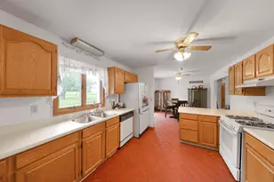 109 Selma St, Utica, IL 61373 - Photo 11