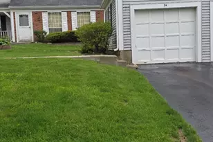 94 Hickory Ln, Cary, IL 60013 - Photo 13