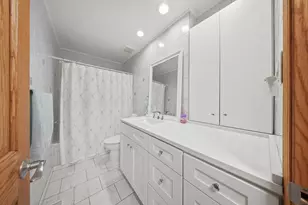 824 Oakton Ave, Romeoville, IL 60446 - Photo 11