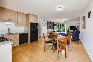 420 Bode Rd, Hoffman Estates, IL 60169 - Photo 7