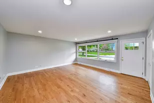 1706 E Liberty Dr, Wheaton, IL 60187 - Photo 3