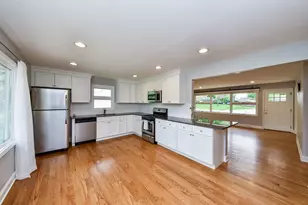 1706 E Liberty Dr, Wheaton, IL 60187 - Photo 5