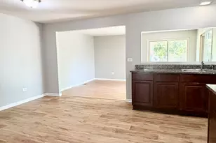534 Circle Dr, University Park, IL 60484 - Photo 9