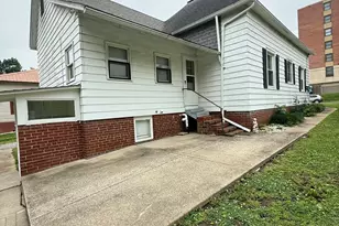410 E Locust St, Harrisburg, IL 62946 - Photo 3
