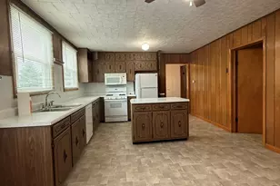 410 E Locust St, Harrisburg, IL 62946 - Photo 13