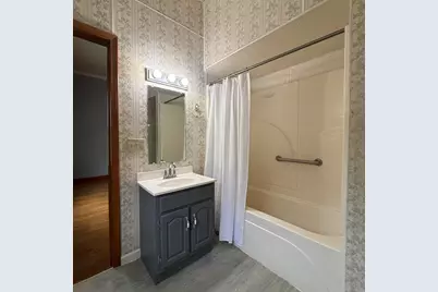 410 E Locust Street, Harrisburg, IL 62946 - Photo 9