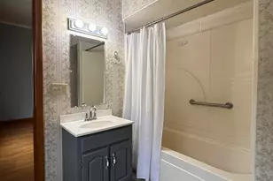 410 E Locust St, Harrisburg, IL 62946 - Photo 9