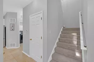 517 Heritage Ct, Saint Charles, IL 60175 - Photo 5